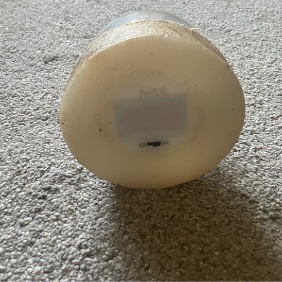 Christmas Globe decoration with Red Cardinal and battery-operated candles - Picture 6 of 7